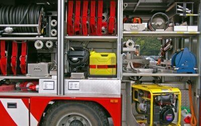 Brandweer onderzoekt parkeergarage na brandlucht Laan van Wateringseveld Den Haag