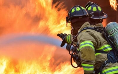 Grote brand in parkeergarage blijkt aangestoken: verdachte in beeld als hij wegrent