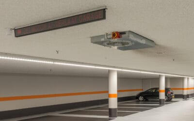 Gebouwbrand in parkeergarage op Sint-Luciastraat in Rotterdam