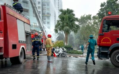 Brandende afvalberg zorgt voor rook in parkeergarage aan Portlandse Baan in Barendrecht